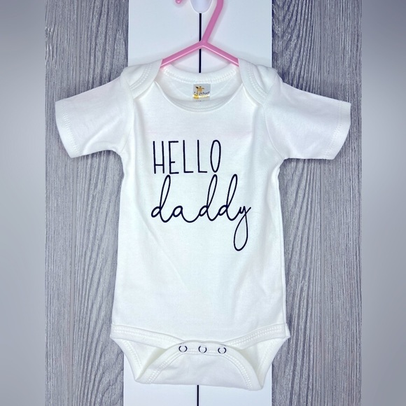 Laughing Giraffe Other - D14.12 NEW Hello Daddy Baby Onesie White Black Print 0-3M